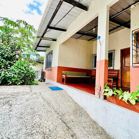 Casa Independiente Puerto Ayora  Esterno foto