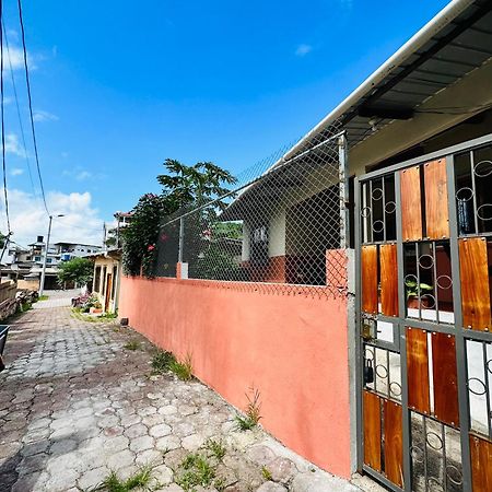 Casa Independiente Puerto Ayora  Esterno foto