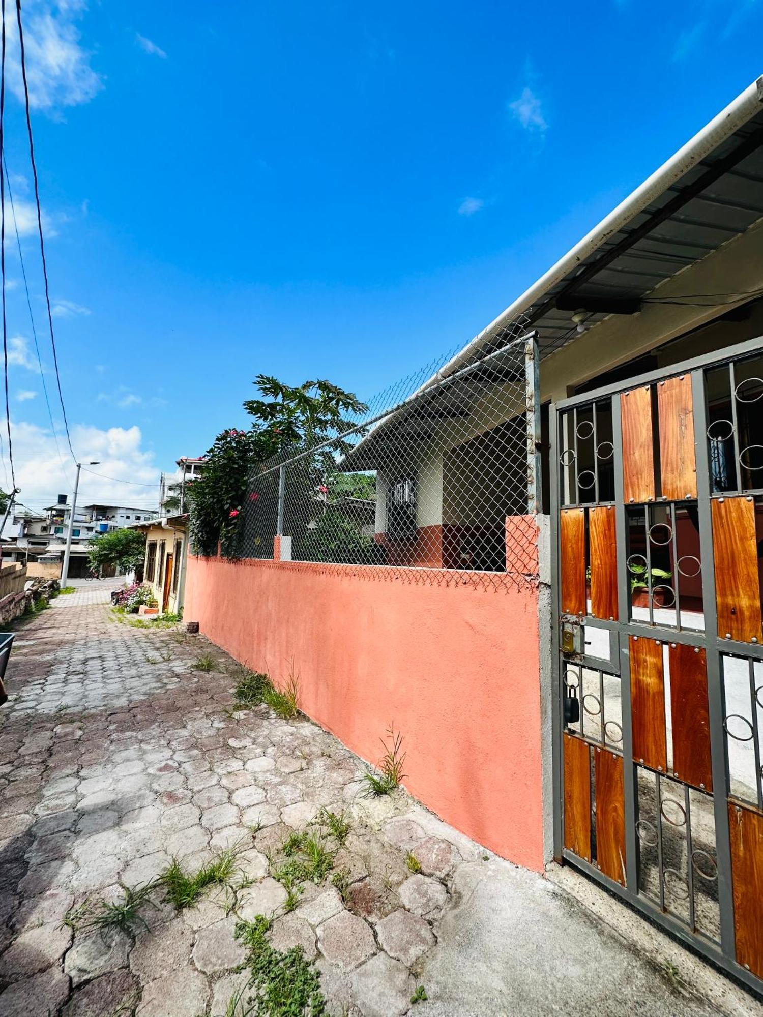 Casa Independiente Puerto Ayora  Esterno foto
